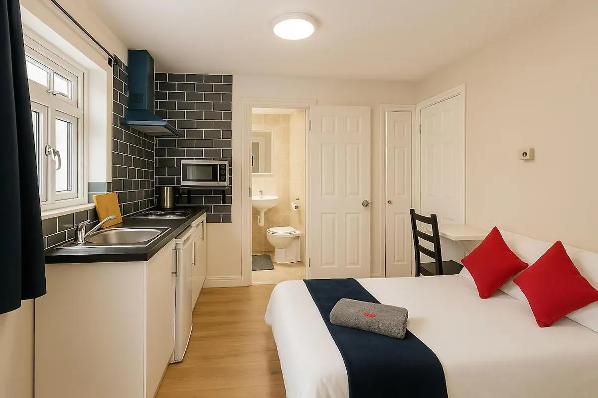 Apartment Heathrow Studio , London , Shortstays West Drayton